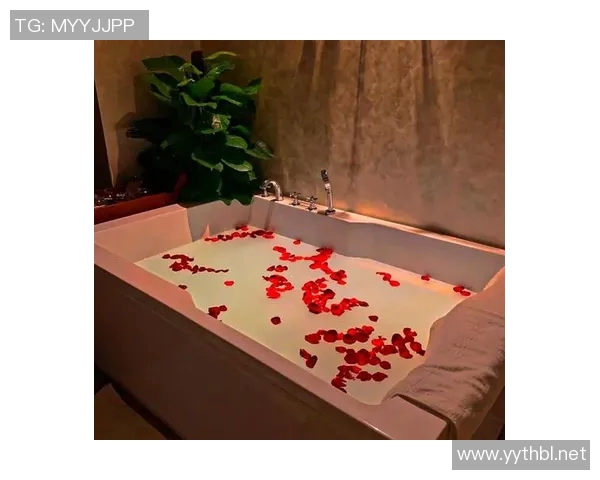 温泉度假新体验 穿上泳装享受温暖与清凉的完美结合